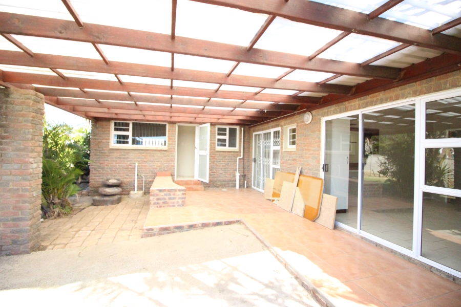 To Let 3 Bedroom Property for Rent in Kidds Beach Eastern Cape